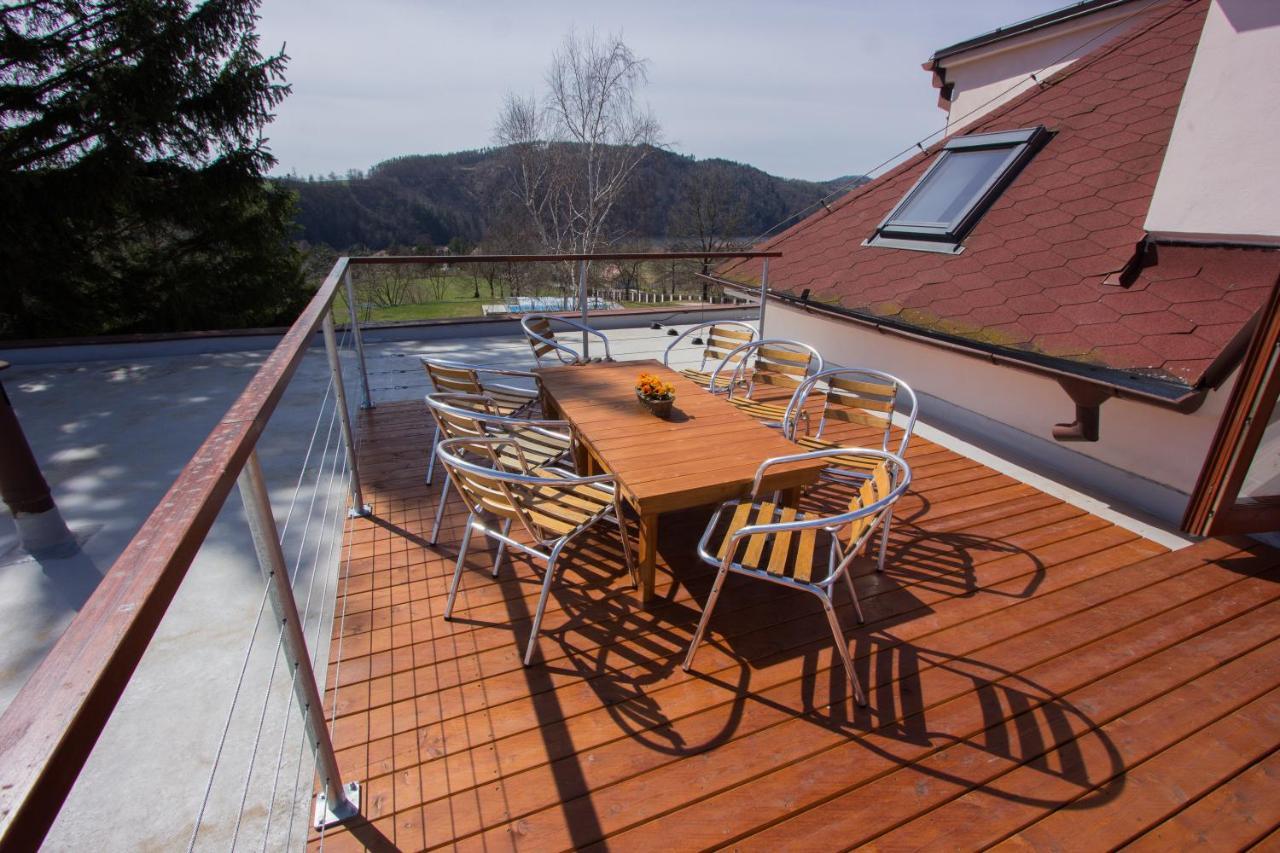 Penzion Majak Dublovice Exteriör bild